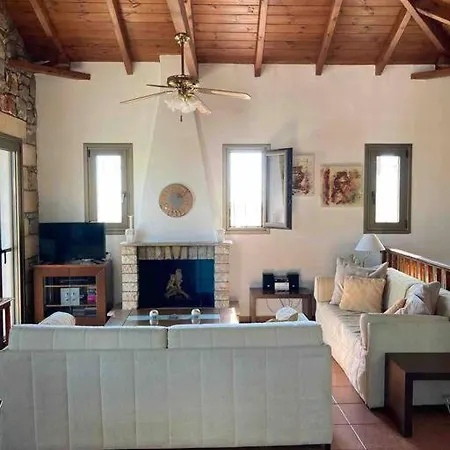 Nikkis House In Stoupa, Close To All Amenities Villa