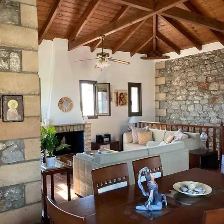 Nikkis House In Stoupa, Close To All Amenities Stoúpa